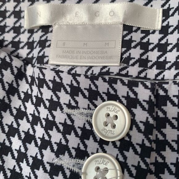 EUC WOMEN’S 8 NIKE GOLF BLACK/WHITE CHECKED SHORTS - Picture 2 of 6